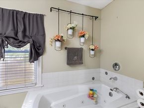 563 County Road, Rochester MA 02576