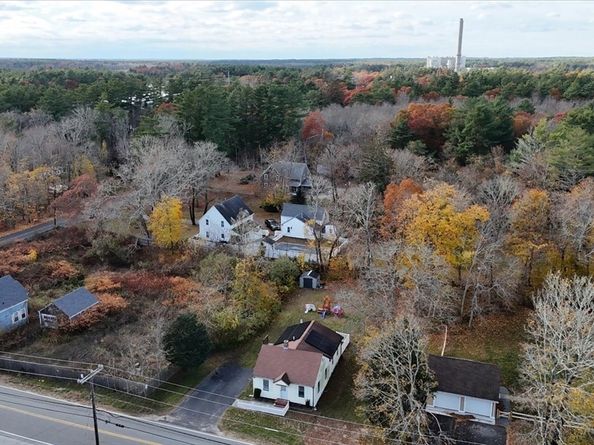 563 County Road, Rochester MA 02576