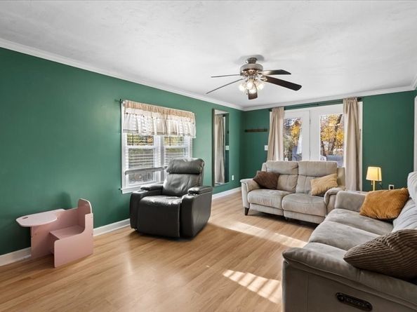 563 County Road, Rochester MA 02576