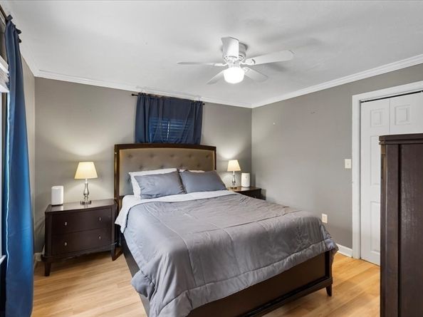 563 County Road, Rochester MA 02576