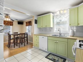 563 County Road, Rochester MA 02576