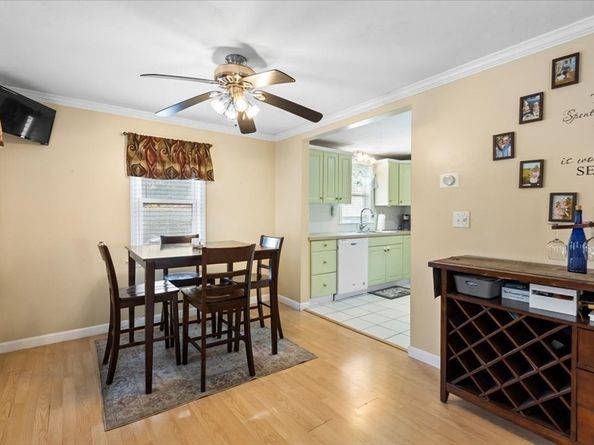 563 County Road, Rochester MA 02576