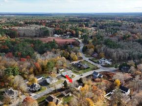 563 County Road, Rochester MA 02576