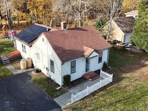 563 County Road, Rochester MA 02576