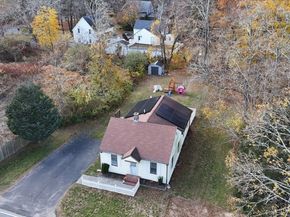 563 County Road, Rochester MA 02576