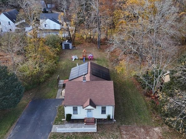 563 County Road, Rochester MA 02576