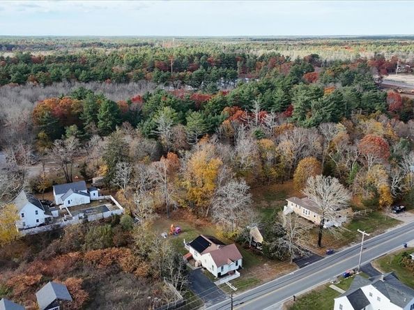 563 County Road, Rochester MA 02576