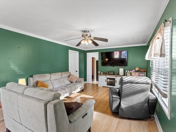 563 County Road, Rochester MA 02576