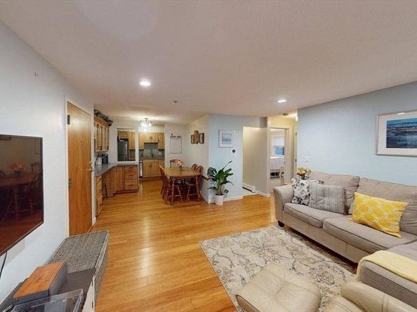 365 Washington St 5, Norwood MA 02062