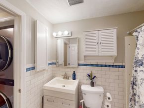 365 Washington St 5, Norwood MA 02062