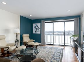 65 Lake Ave 220, Worcester MA 01604