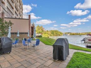 65 Lake Ave 220, Worcester MA 01604