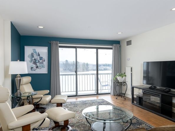 65 Lake Ave 220, Worcester MA 01604