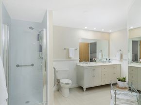 65 Lake Ave 220, Worcester MA 01604