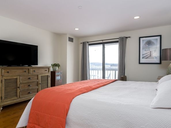 65 Lake Ave 220, Worcester MA 01604