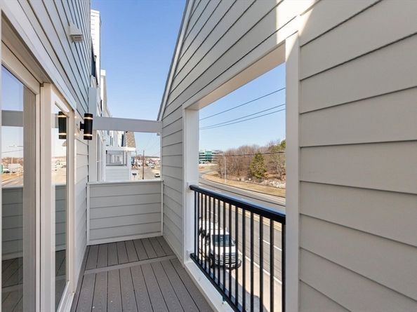 656 Mystic Ave A, Somerville MA 02145