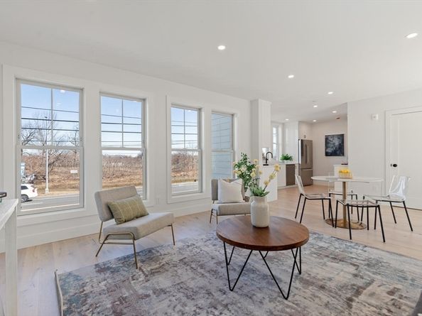 656 Mystic Ave A, Somerville MA 02145