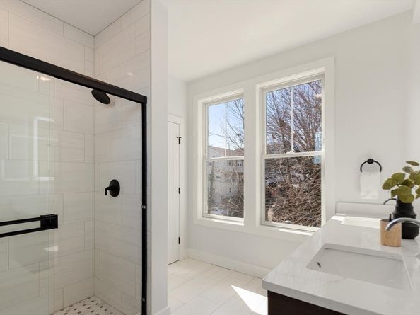 656 Mystic Ave A, Somerville MA 02145