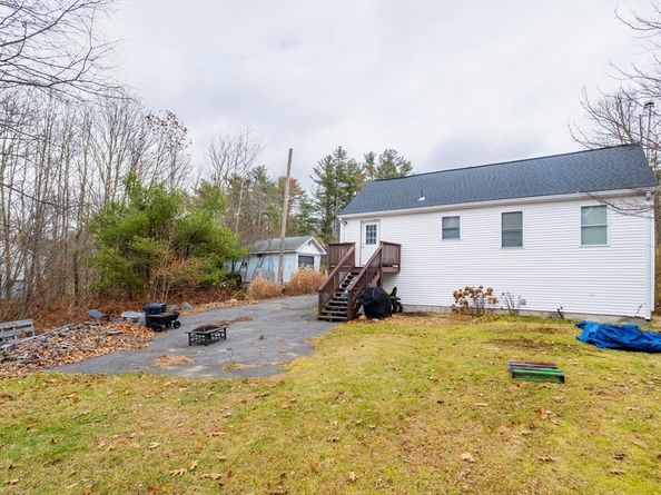 277 Lovewell St, Gardner MA 01440