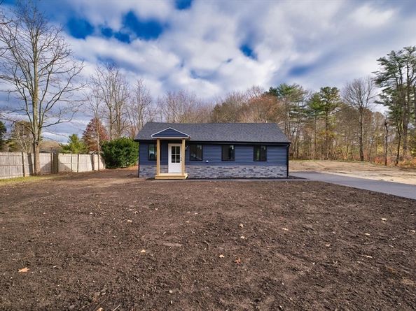 4 Water St, Lakeville MA 02347