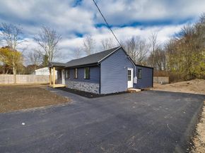 4 Water St, Lakeville MA 02347