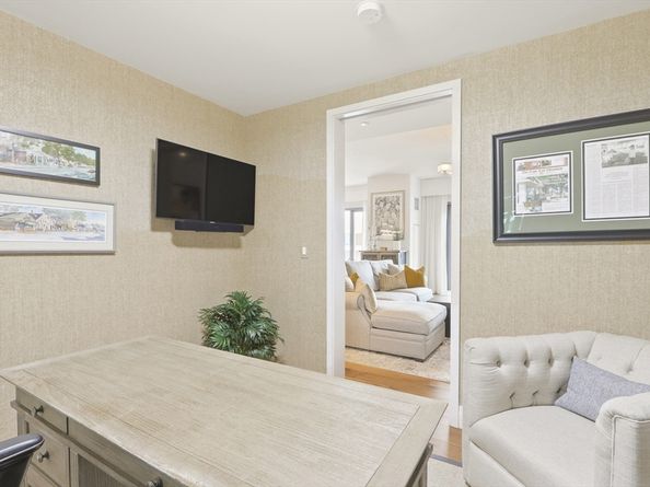 300 Pier 4 Blvd 3I, Boston MA 02210