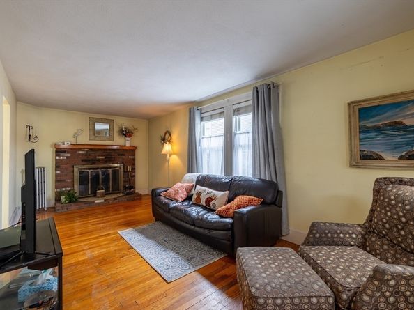 312 Shaw St, Braintree MA 02184