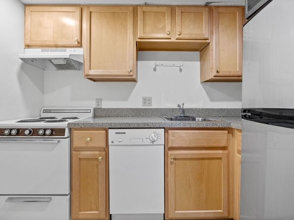 466 Commonwealth Ave 305, Boston MA 02215