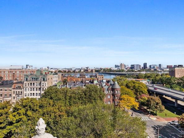 466 Commonwealth Ave 305, Boston MA 02215