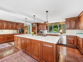 102 Central St, Hingham MA 02043