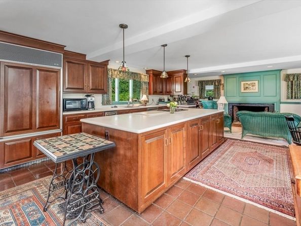 102 Central St, Hingham MA 02043