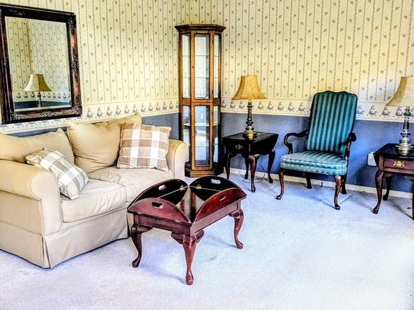 41 Walnut Hill Dr, Worcester MA 01602