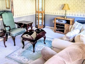 41 Walnut Hill Dr, Worcester MA 01602