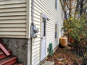 41 Walnut Hill Dr, Worcester MA 01602