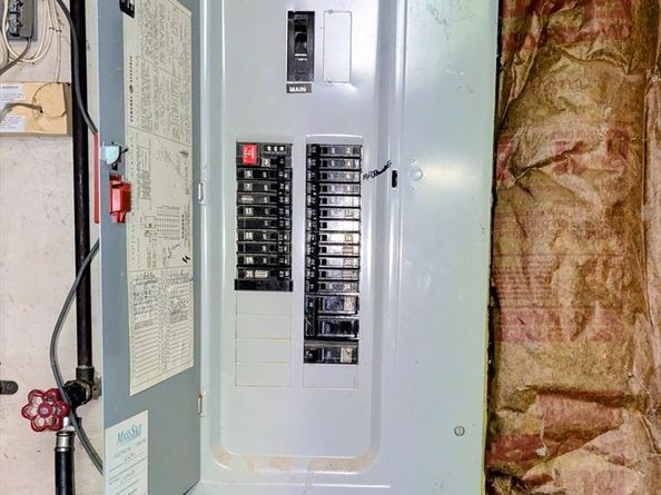 41 Walnut Hill Dr, Worcester MA 01602