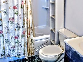 41 Walnut Hill Dr, Worcester MA 01602