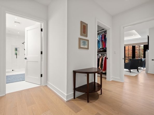 148 Weston Rd 208, Wellesley MA 02482