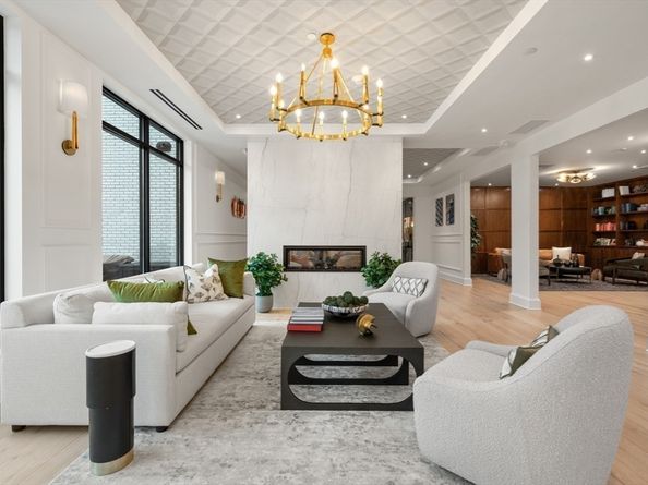 148 Weston Rd 208, Wellesley MA 02482