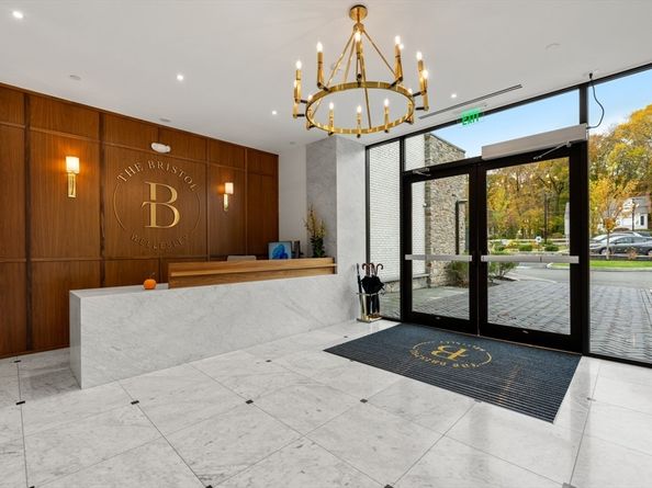 148 Weston Rd 208, Wellesley MA 02482