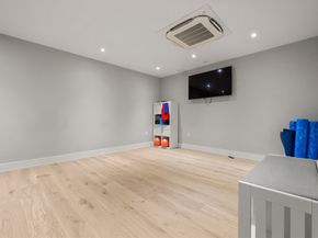 148 Weston Rd 208, Wellesley MA 02482