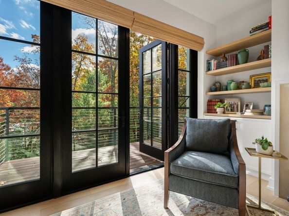 148 Weston Rd 208, Wellesley MA 02482