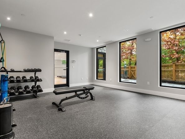 148 Weston Rd 208, Wellesley MA 02482