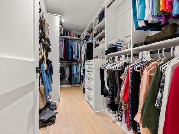 148 Weston Rd 208, Wellesley MA 02482