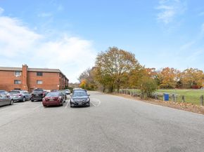 28 Faxon St 4, Stoughton MA 02072