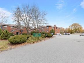 28 Faxon St 4, Stoughton MA 02072