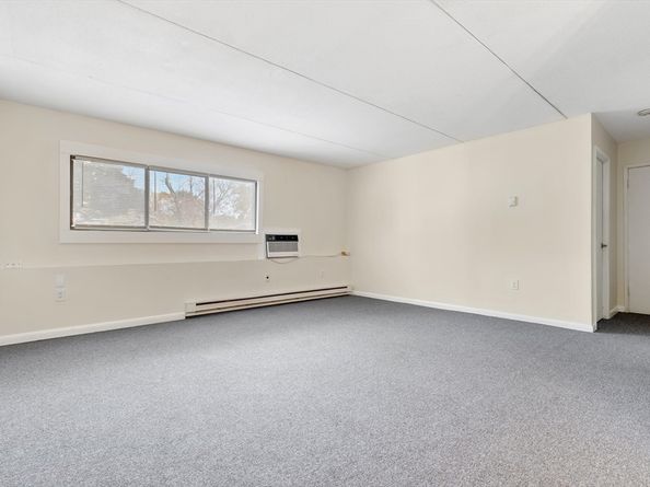 28 Faxon St 4, Stoughton MA 02072