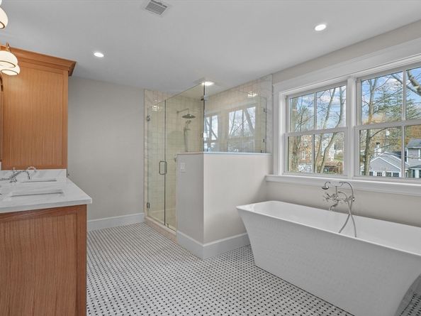 14 Dexter Lane B, Newburyport MA 01950