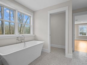 14 Dexter Lane B, Newburyport MA 01950