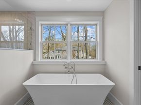 14 Dexter Lane B, Newburyport MA 01950