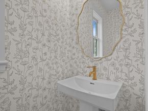 14 Dexter Lane B, Newburyport MA 01950